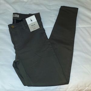 Olive skinny pants / jeans